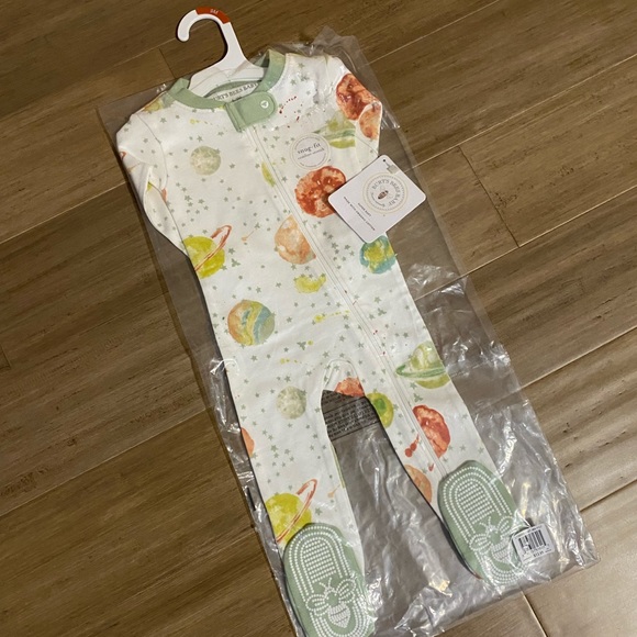 ⭐️NWT! Burts Bees Baby zip-up Pj’s, size 6-9mo - Picture 4 of 7